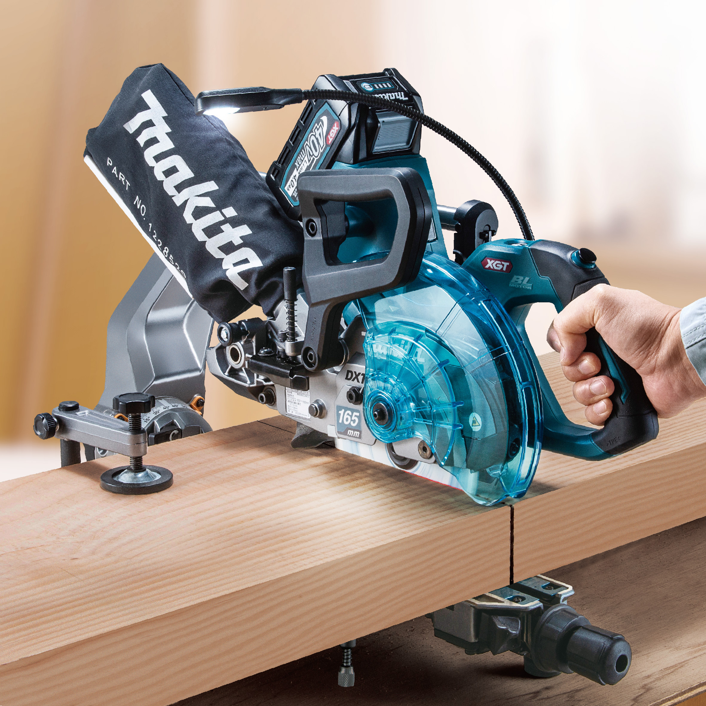 Makita 牧田 LS009GZ 40V 充電式界鋁機滑動切斷木方