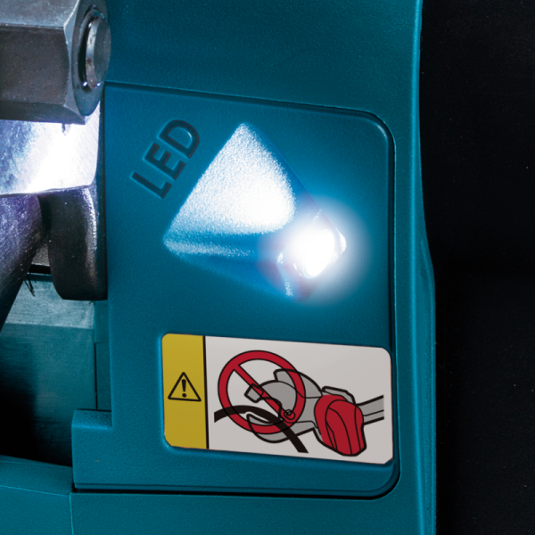Makita DTC103ZK 電纜剪斷機內置 LED 工作燈特寫