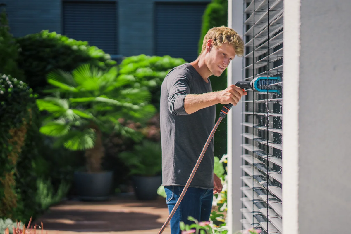 GARDENA Cleansystem 百葉簾清潔刷接駁水喉清洗戶外百葉簾