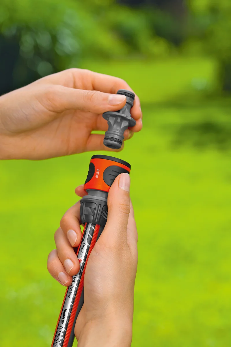 GARDENA 18283-20 水喉延長接頭使用示意