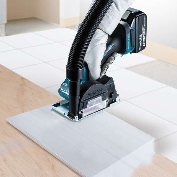 Makita 牧田 DMC300Z 接駁吸塵器切割磁磚，減少粉塵