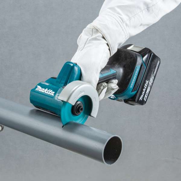 Makita 牧田 DMC300Z 充電式小型切割機切割金屬管材